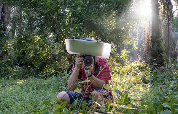 Makro fotoğrafçının iş başındaki boş zamanı.