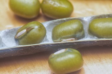 Yeşil fasulyelerin yakın çekimi. 