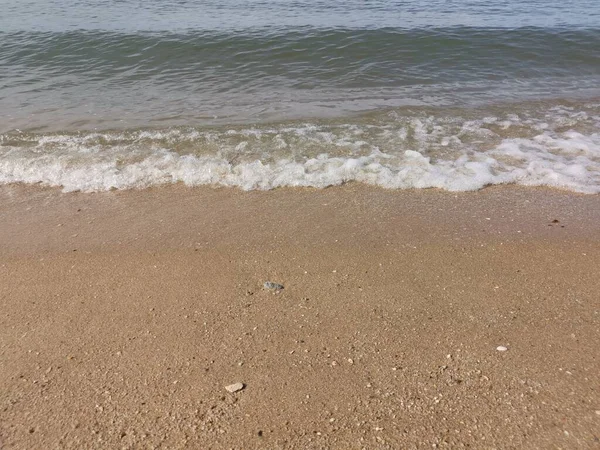 Cena Onda Mar Movendo Para Praia Arenosa — Fotografia de Stock