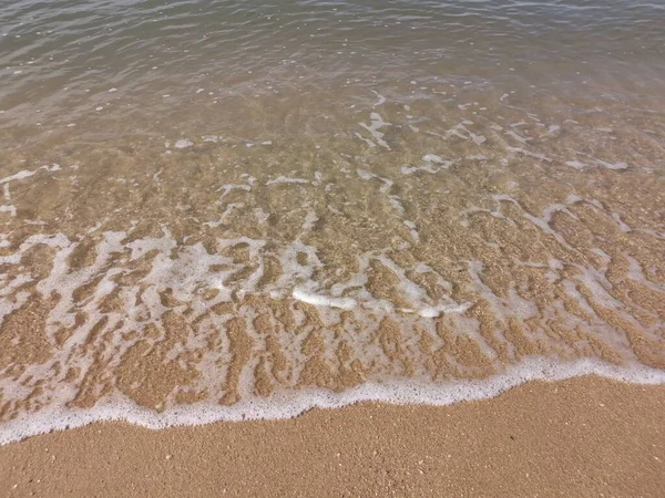 Cena Onda Mar Movendo Para Praia Arenosa — Fotografia de Stock