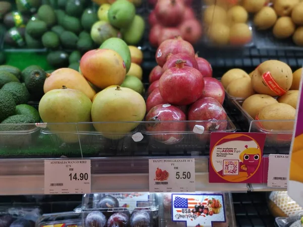 Perak Malásia Novembro 2021 Variedades Frutas Legumes Importados Locais Embrulhados — Fotografia de Stock