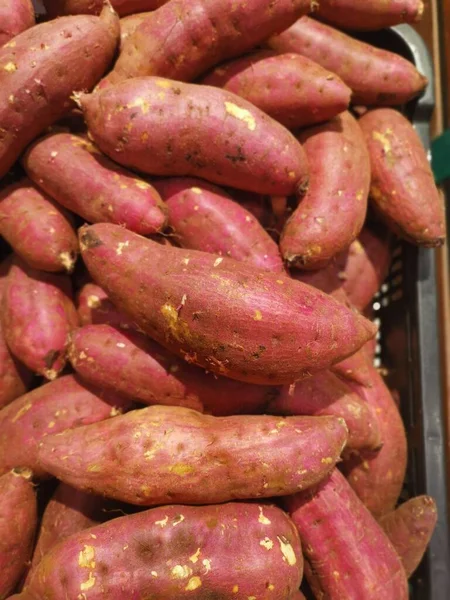 Stapel Verse Zoete Rode Aardappelen — Stockfoto
