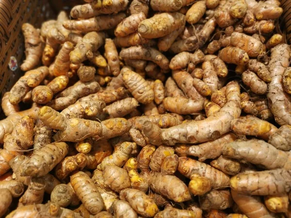 Pile Fresh Loose Turmeric — Stockfoto