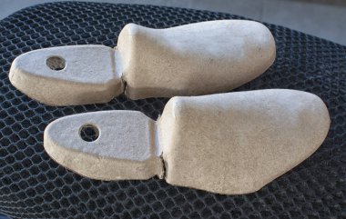 karton ayakkabı ağacı ya da aksesuar ekle