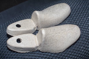 karton ayakkabı ağacı ya da aksesuar ekle