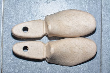 karton ayakkabı ağacı ya da aksesuar ekle