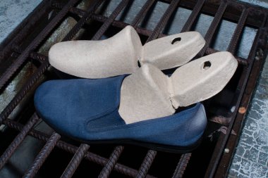 karton ayakkabı ağacı ya da aksesuar ekle