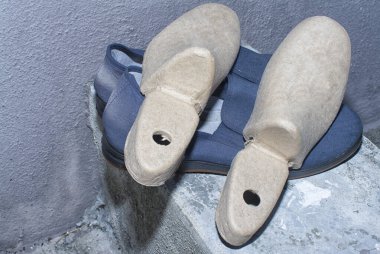 karton ayakkabı ağacı ya da aksesuar ekle