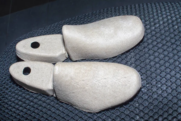 karton ayakkabı ağacı ya da aksesuar ekle