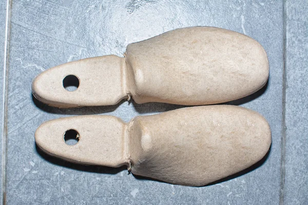 karton ayakkabı ağacı ya da aksesuar ekle