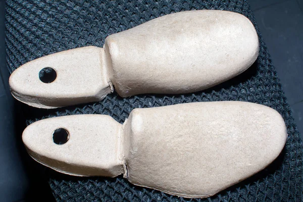 karton ayakkabı ağacı ya da aksesuar ekle