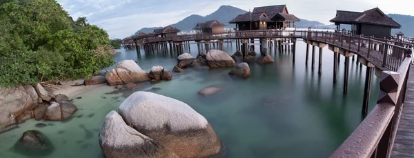 Peaceful Quiet Early Morning View Boulders Wooden Houses Stilts Straits — Stockfoto