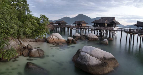 Peaceful Quiet Early Morning View Boulders Wooden Houses Stilts Straits — Stockfoto