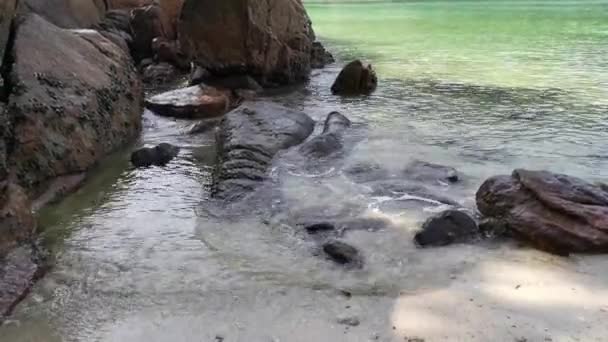 Scene Granite Boulders Beach — Stockvideo