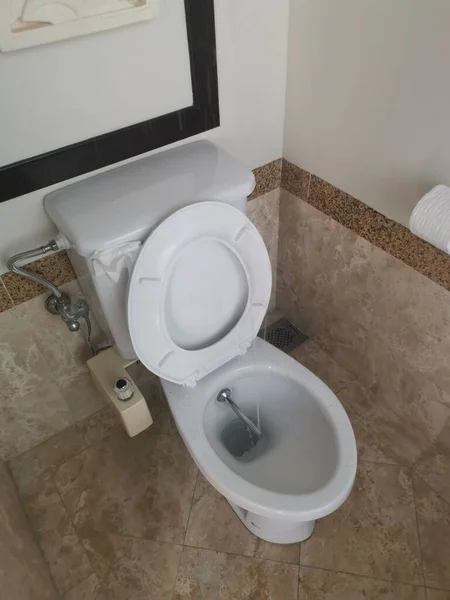 White Towel Seat Bidet Shower — Φωτογραφία Αρχείου