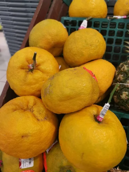 Perak Malaysia 2022 Februari Ukuran Besar Jeruk Mandarin Ditumpuk Rak — Stok Foto