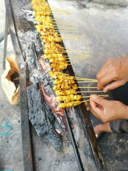 Grigliate Bastoncini Carne Pollo Marinata Morsi — Foto Stock
