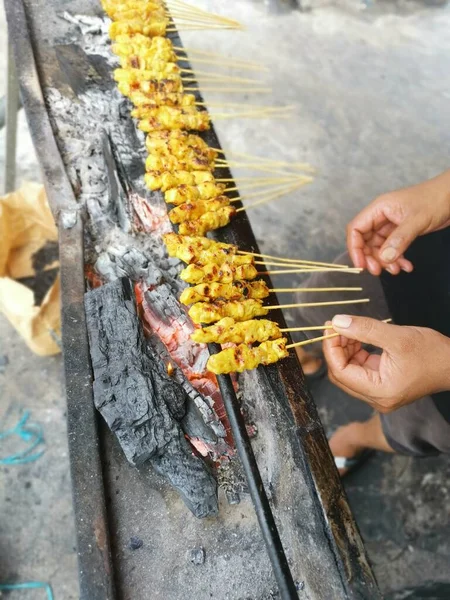 Grigliate Bastoncini Carne Pollo Marinata Morsi — Foto Stock