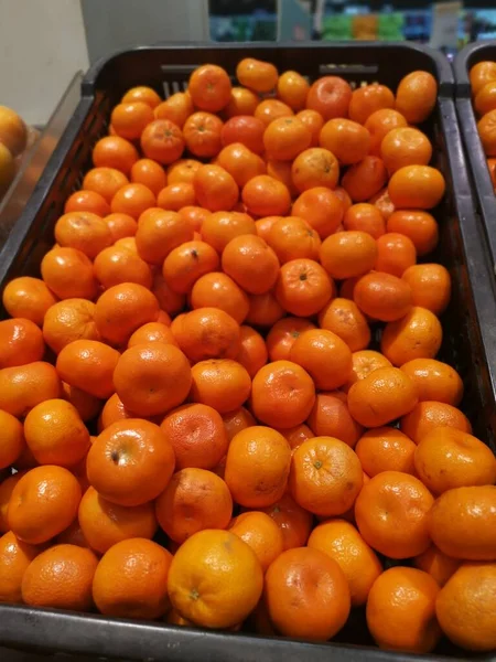 Mini porselen ballı portakal yığını..