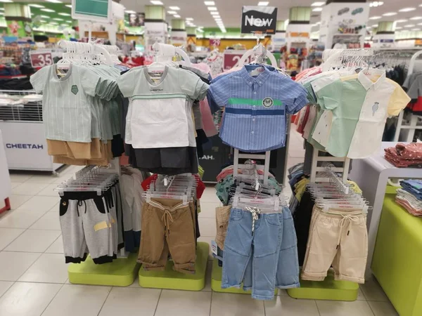Perak Malezya Nisan 2022 Aeon Süpermarketi Sri Manjung Çocuk Kıyafetleri — Stok fotoğraf