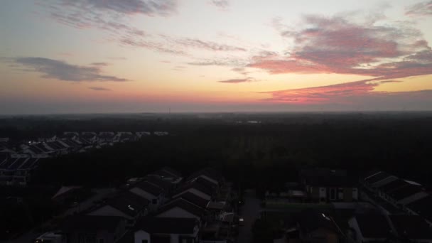Orange Colored Aerial Early Morning Scene Suburb City — ストック動画