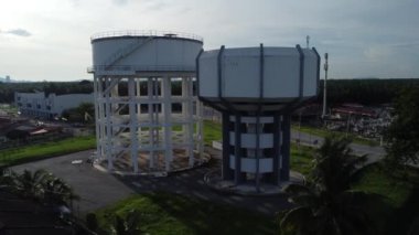 Beton depolama tankının hava görüntüsü.