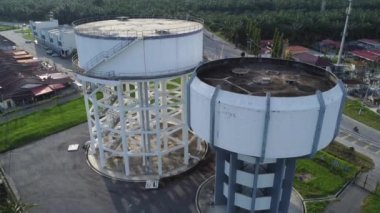 Beton depolama tankının hava görüntüsü.