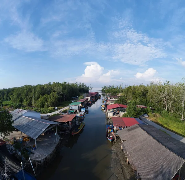 Köyün Balıkçı Limanı Çevresindeki Hava Manzarası — Stok fotoğraf