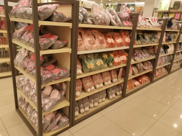 Skechers cheap aeon klebang