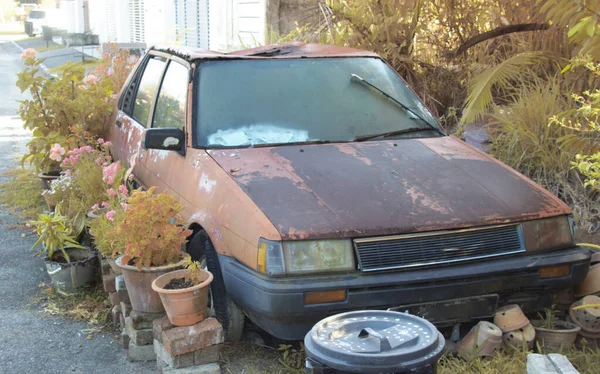 Imagen Infrarroja Del Vehículo Abandonado Los Arbustos — Foto de Stock