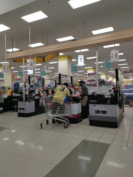 Perak Malaysia July 2022 Transaction Checkout Scene Cashier Counter Shopping — Stock Photo, Image