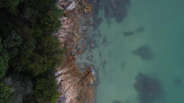 Aerial View Looking Rocky Shoreline — Vídeo de Stock