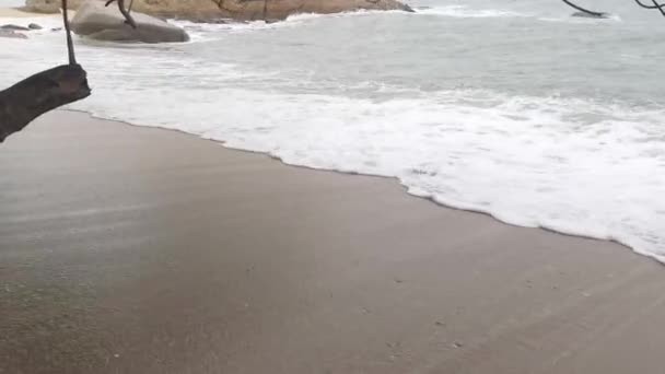 Sea Waves Crashing Sandy Rocky Beach — Video Stock