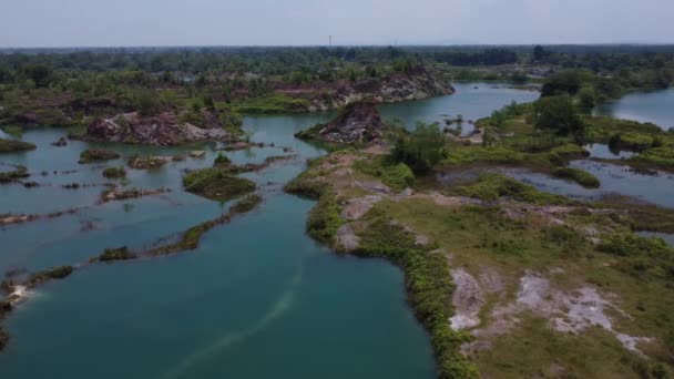 Aerial Scene Granite Hill Looking Abandoned Mine Ponds — Stok Video
