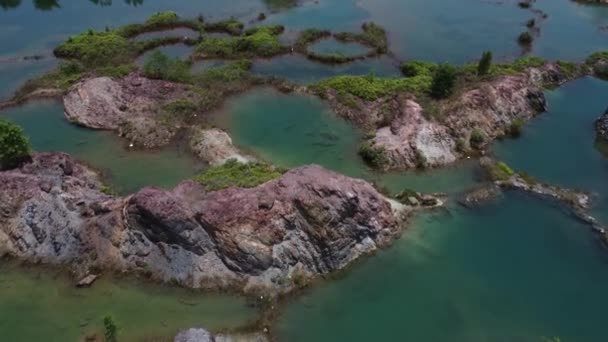 Aerial Scene Granite Hill Looking Abandoned Mine Ponds — Stock video