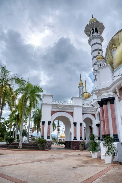 Перак Малайзия Августа 2022 Величественная Сцена Открытом Воздухе Знаменитой Мечети — стоковое фото
