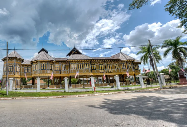 马来西亚佩拉克 2022年8月30日 皇家霹雳博物馆 Royal Perak Museum 的户外场景 该博物馆是位于吉隆坡康萨镇的传统马来族建筑宫殿 — 图库照片