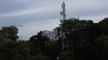 Kıyı kasabasının hava manzarası. 