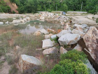 Taş ocağında su basmış..