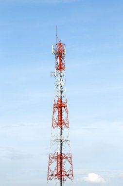 hücresel iletişim antenler ile kule