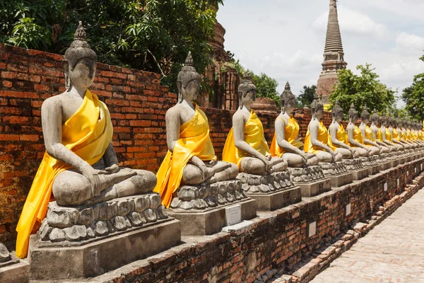 Buda pagoda wat yai chai mong kon ayutthaya, ibadet