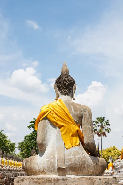 Azul cielo fondo buddha wat yai chai mong kon en ayutthaya th —  Fotos de Stock