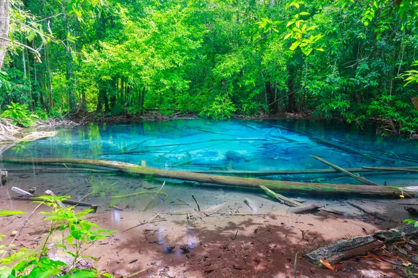 Blaues Wasser sramorakod in der Provinz Süd-Krabi Thailand — Stockfoto