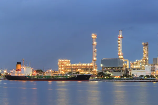 Kargo taşımacılığı ile Kimya Sanayi