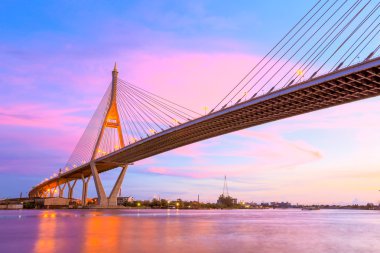 alacakaranlık köprü beton