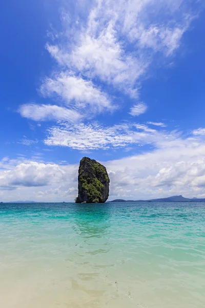 旅行与 pod 岛或在甲米岛波达 — 图库照片