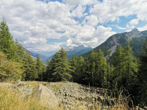 Paysage Provençal Montagnes Ciel Bleu Par Une Journée Ensoleillée Près — Photo