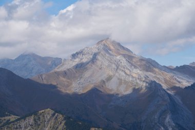 Ordesa y Monte Perdido Ulusal Parkı. Huesca, Aragon, İspanya. Ordesa Vadisi Dağları