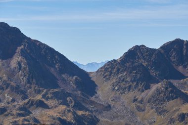 Andorra 'daki yüksek zirveler, pireneler, yürüyüş manzarası