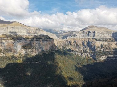 Kanyon de Anisclo Parque Nacional Ordesa y Monte Perdido, İspanya